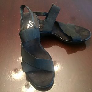AEROSOLES black stretchy strap wedge sandals